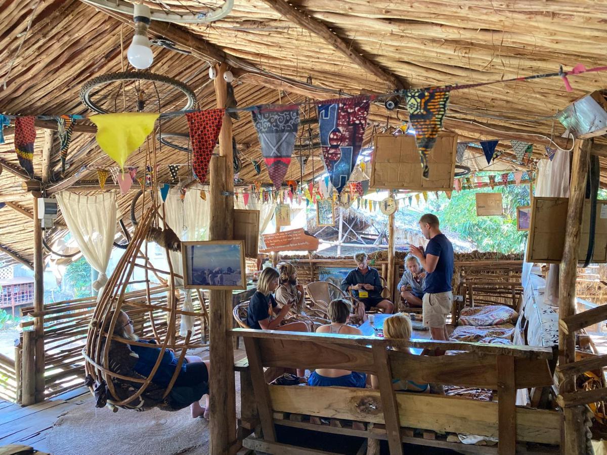بيت شباب Mountain Bikes House موشي المظهر الخارجي الصورة